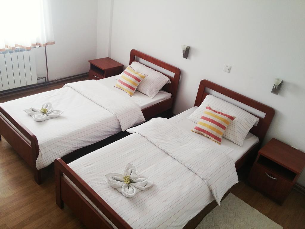 Guest House Domig Licko Lesce Extérieur photo