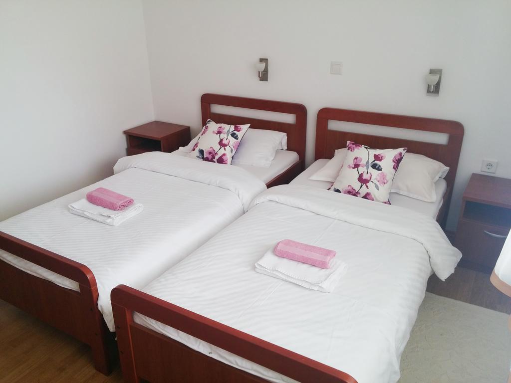Guest House Domig Licko Lesce Extérieur photo