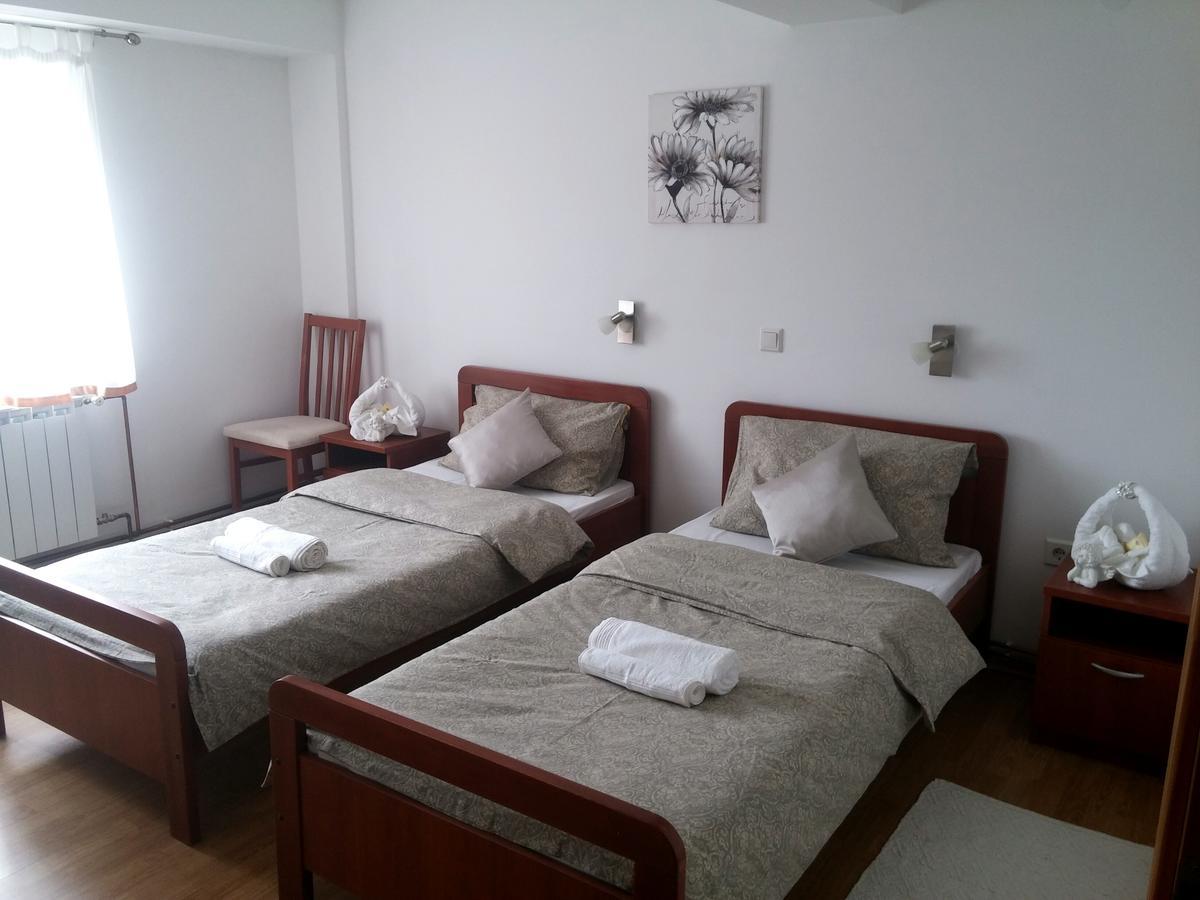 Guest House Domig Licko Lesce Extérieur photo