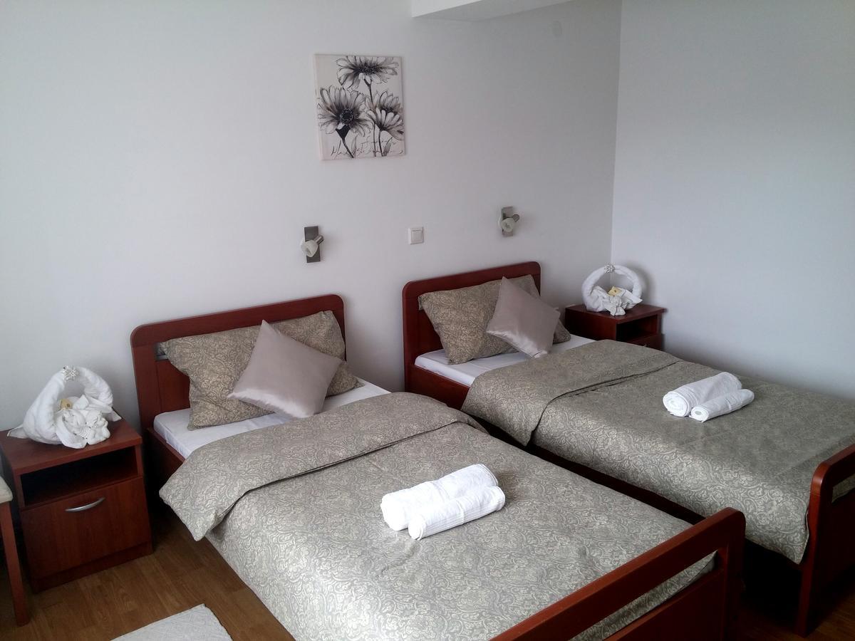 Guest House Domig Licko Lesce Extérieur photo