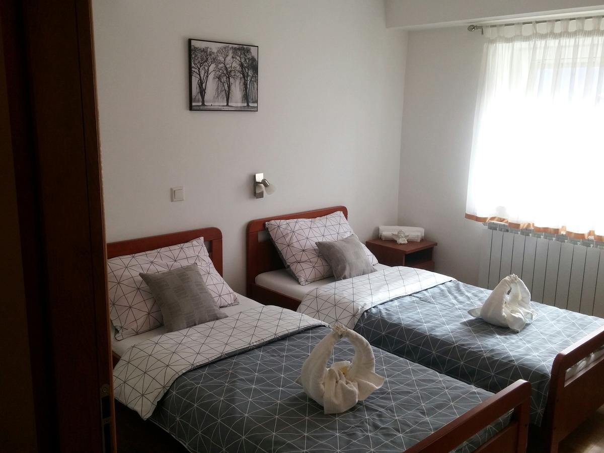 Guest House Domig Licko Lesce Extérieur photo