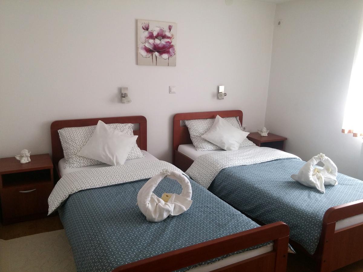 Guest House Domig Licko Lesce Extérieur photo