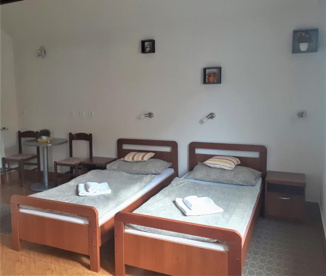 Guest House Domig Licko Lesce Extérieur photo
